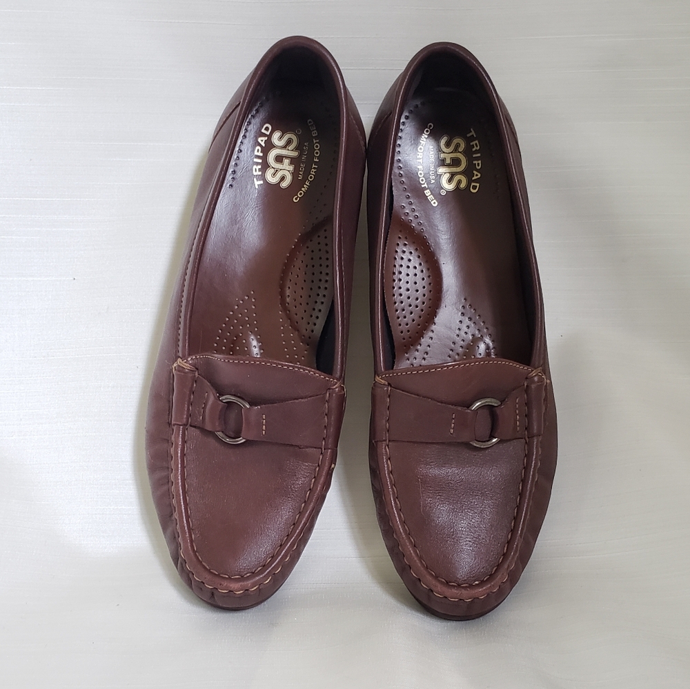 Leather Slip-On Loafers SAS Tripad Comfort Loafers in Brown Silver Ring Size 8.5